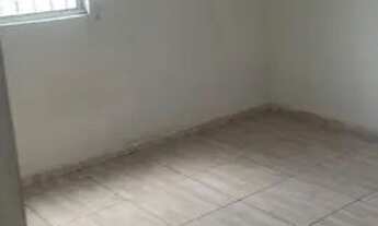 Imagem 6: Casa toda na cerâmica, com garagem coberta