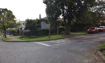 Imagem 2: Casa para Venda em Curitiba, Centro Cívico, 4 dormitórios, 1 suíte, 5 banheiros, 4 vagas