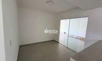 Imagem 3: Casa em condomínio com 4 suítes disponível para locação no bairro Bosque dos Buritis em Ub