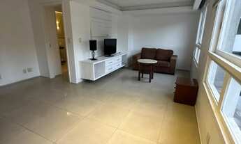 Imagem 2: Amplo apartamento com garagem, 2 quartos, 92m, semi-mobiliado, reformado, próximo Encol