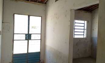 Imagem 2: Vendo casa com área para construir!