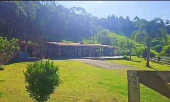 Imagem 6: Linda chácara com piscina e vista para Serra do mar