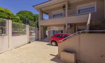 Imagem 6: Casa de esquina, com dois pisos, 5 dormitórios, 233m² privativos, 5 vagas no Bairro Vila I