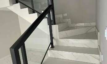 Imagem 7: Casa no Condomínio Vila Zoe com 4 Quartos (3 Suítes) na Frente