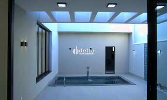 Imagem 3: Casa residencial com 3 suítes disponível para venda no bairro Novo Mundo em Uberlândia-MG