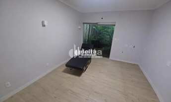 Imagem 4: Casa comercial com 7 salas disponível para venda no bairro Fundinho em Uberlândia - MG