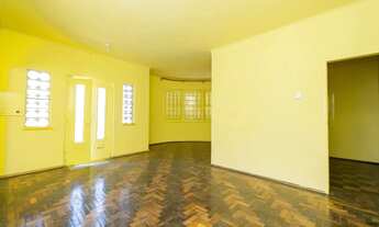 Imagem 2: Casa para locação no Centro de Pelotas, RS: 170m², 3 dorms, cozinha, sala, banheiro, varan