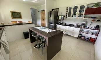 Imagem 7: Casa de condomínio térrea para venda possui 315 metros quadrados com 5 quartos