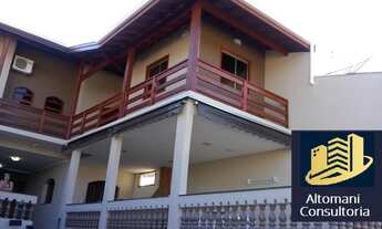 Imagem 2: Belo Sobrado c/ 4 dormitórios, 1 Suite e Piscina - Jd. Santa Clara