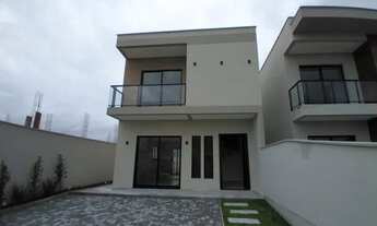 Imagem: Sobrado alto padrão de acabamento, com