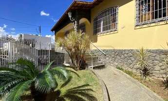 Imagem 2: )(- Linda Casa triplex com 6 quartos espaço gourmet piscina e 4 vagas em Jardim Glória