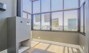 Imagem 2: Loft duplex para venda possui 67 metros quadrados com 1 quarto em Independência - Porto Al