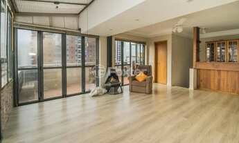 Imagem 1: Apartamento com 215 m² com 3 quartos, piscina, lareira e box na Passo da Areia - Porto Ale