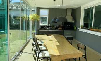 Imagem 5: Casa de condomínio para aluguel e venda tem 680 metros quadrados com 4 quartos