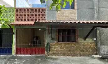 Imagem: Casa duplex de dois quartos churrasqueira