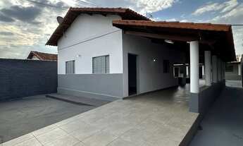 Imagem: Casa 2 quartos (Com Edícula) à Venda no