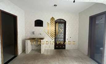 Imagem 3: Sobrado para venda possui 150 metros quadrados com 5 quartos em Riacho Fundo I - Brasília