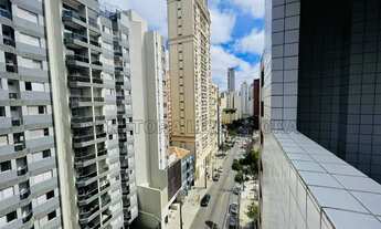 Imagem 7: Exclusivo: Studio 35m² andar alto, mobiliado, com sacada e vaga de garagem no Centro