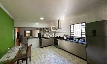 Imagem 4: Casa à venda no Guarani com 2/4 e edícula com churrasqueira