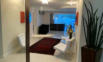 Imagem 2: Casa para aluguel e venda com 450 metros quadrados com 4 quartos.