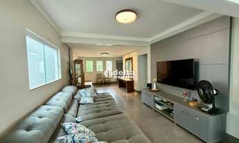 Imagem 6: Casa mobiliada com 4 quartos sendo 2 suítes disponível para locação no bairro Gávea em Ube