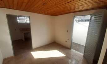 Imagem 3: Kitnet individual. Bairro Batistão. 3 peças com banheiro e quintal