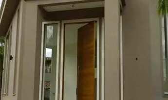 Imagem 3: Linda casa em Condomínio Clube, com 750 m². 5 suítes amplas. Ambientes integrados. Área Go