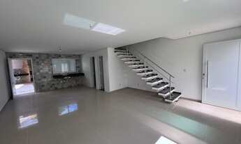 Imagem 7: Belíssimo sobrado novo no bairro Itaóca em Guararema-SP