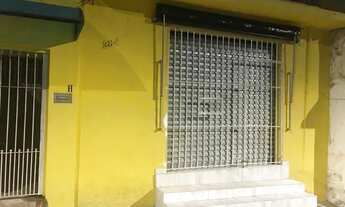 Imagem 2: Imóvel com ponto comercial e duas casas