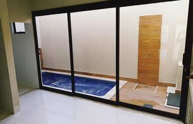 Imagem 3: CASA NOVA 3 SUÍTES PLENAS PORCELANATO VARANDA GOURMET COM CHURRASQUEIRA PISCINA ALTO PADRÃ