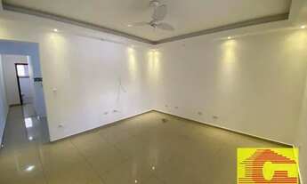 Imagem 2: Belíssima Sobreposta Baixa com 03 Dormitórios sendo 01 Suíte no Centro de São Vicente - SP