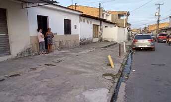 Imagem 1: Casa para venda tem 280 metros quadrados com 3 quartos em Feitosa - Maceió - AL