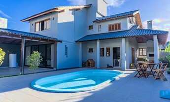 Imagem: Casa em Jurerê com ampla área de terreno