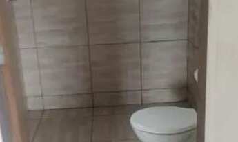 Imagem 5: Casa toda na cerâmica, com garagem coberta