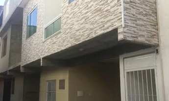 Imagem: Alugo casa com 02 quartos em Bento Ribeiro