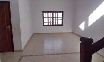 Imagem 2: Térrea com churrasqueira em local tranquilo