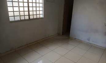 Imagem 5: CASA SETOR UNIÃO 4 QUARTOS SENDO 1 SUÍTE RUA LARGA PROX AVENIDA T-9 SUPERMERCADO CARREFOU