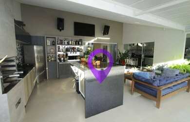 Imagem 3: Casa a venda com 5 dormitórios (3 suítes) de 380m² em terreno de 956m². Destaques: área de