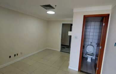 Imagem 8: Sala Comercial para LOCAÇÃO com 33 m² na Av Tancredo Neves no Caminho das Arvores - Salva