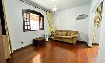 Imagem 2: Casa Plana no Santa Amélia - Estilo Colonial, Espaçosa e Muito Bem Localizada!