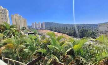 Imagem 4: O imóvel oferece 2 suítes, 1 banheiro, 1 escritório, 1 lavabo, 2 vagas de garagem cobertas