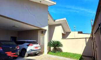 Imagem 4: Duas casas à venda no mesmo lote Casa de Rua com 3 Quarto(s) e 4 banheiro(s) à Venda, 342