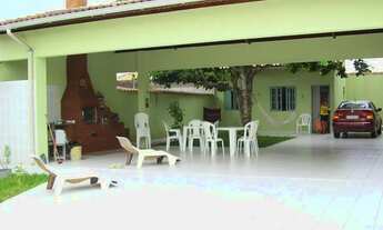 Imagem 3: Casa para venda possui 300 metros quadrados com 5 quartos