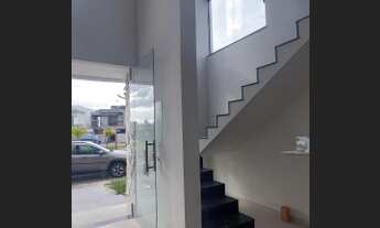 Imagem 7: Condomínio Jardins do Lago, casa nova com 4 suítes, piscina e churrasqueira