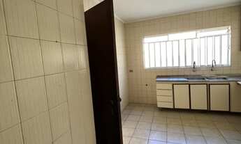 Imagem 7: Sobrado para venda possui 200 metros quadrados com 3 quartos em Vila Morse - São Paulo - S