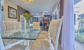 Imagem 2: Casa de alto padrão com 3 dormitórios 212m² à venda