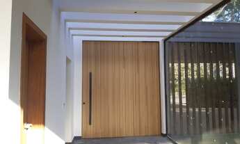 Imagem 3: Casa de condomínio para venda possui 440 metros quadrados com 4 quartos