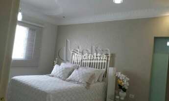 Imagem 4: Casa com 3 dormitórios à venda, 210 m² por R$ 840.000,00 - Santa Mônica - Uberlândia/MG