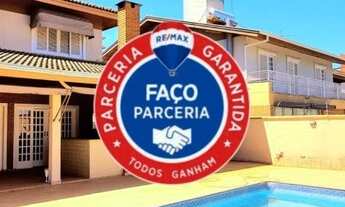 Imagem 2: Casa de condomínio para aluguel possui 353 metros quadrados com 4 quartos sendo 2 suíte