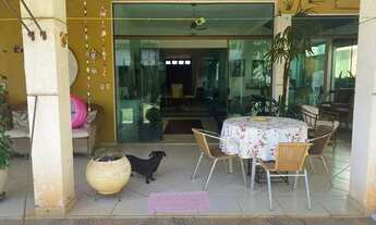 Imagem 2: Casa de condomínio sobrado para venda possui 259 metros quadrados com 4 quartos